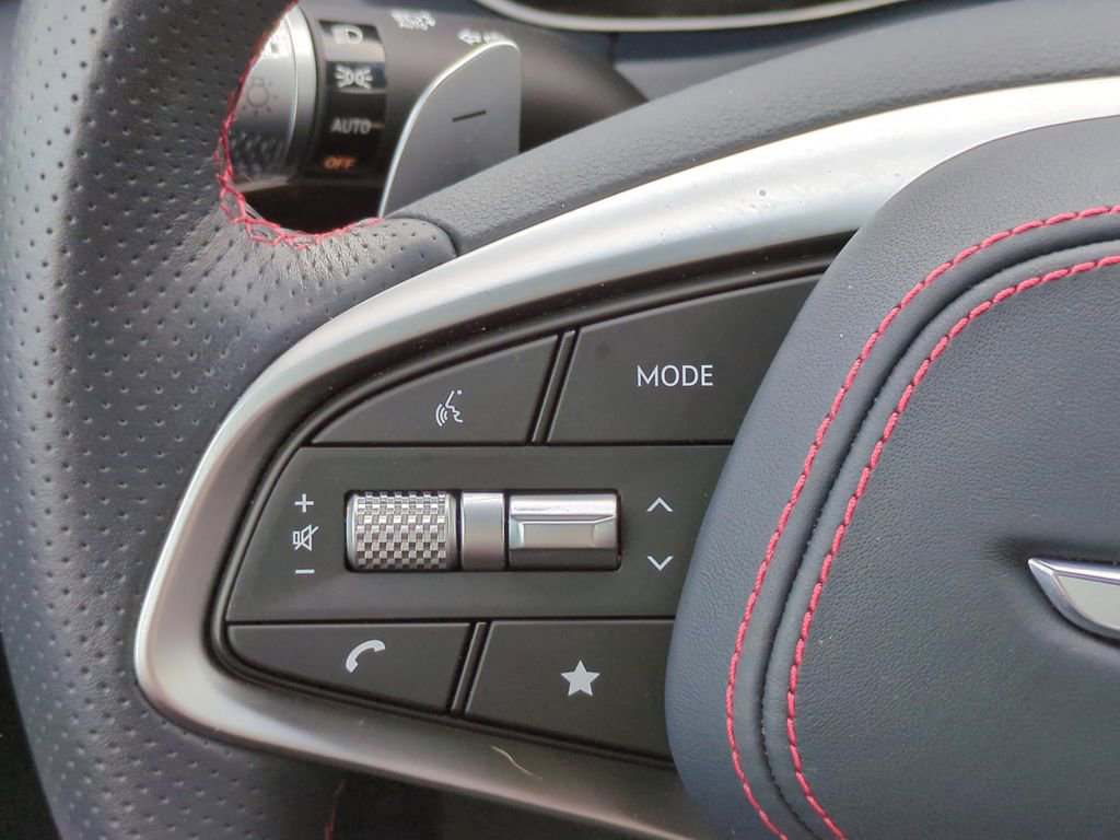 Used 2025 Genesis GV70 3.5T Sport image 23