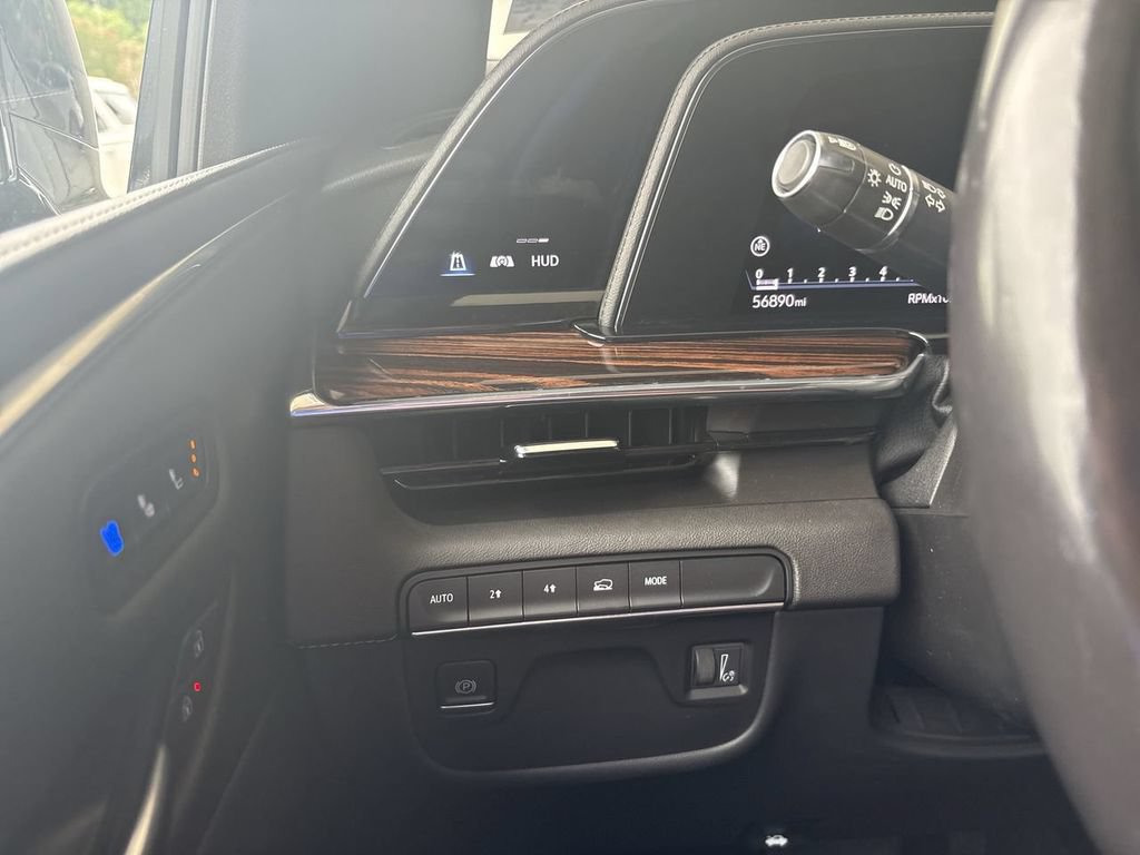 Certified 2022 Cadillac Escalade Premium Luxury AWD/4WD image 18