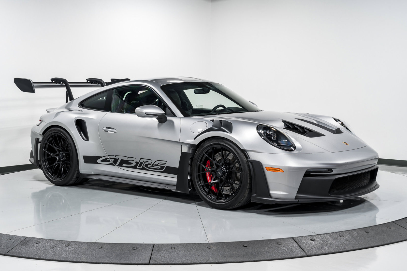 Used 2025 Porsche 911 GT3 RS RWD image 40