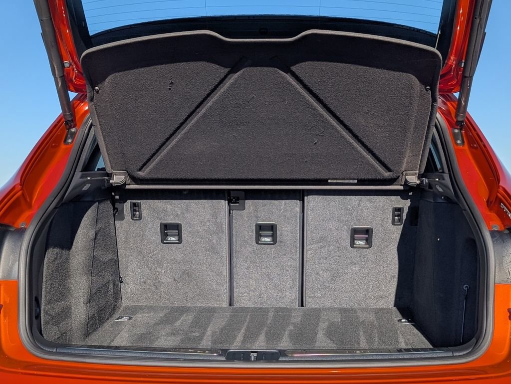 Certified 2024 Porsche Macan image 12