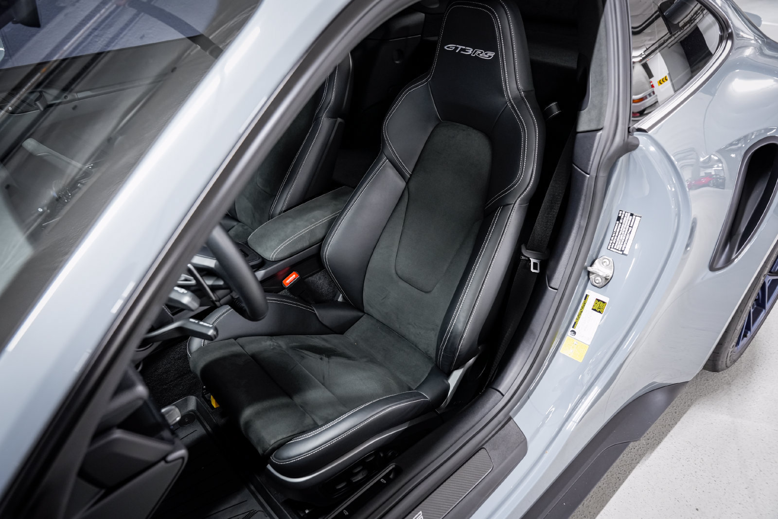 Used 2025 Porsche 911 GT3 RS RWD image 22