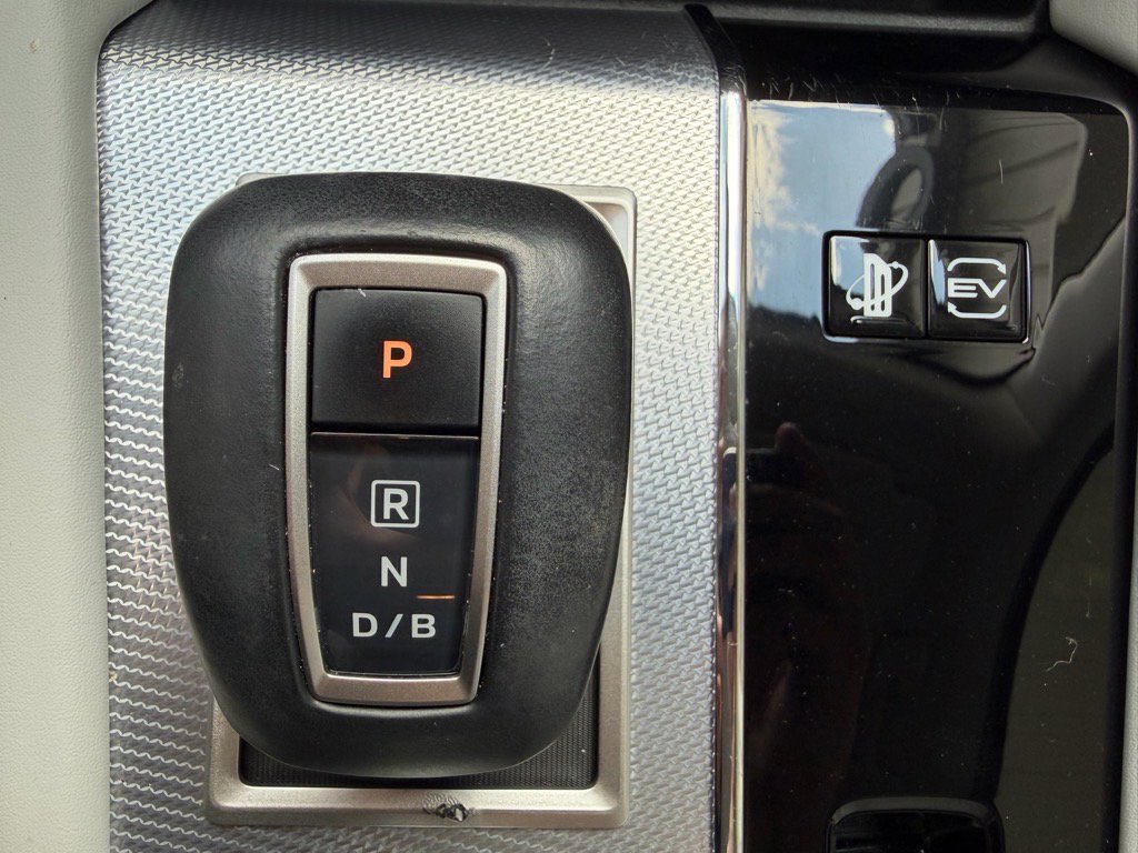 Used 2023 Mitsubishi Outlander SEL AWD/4WD image 35