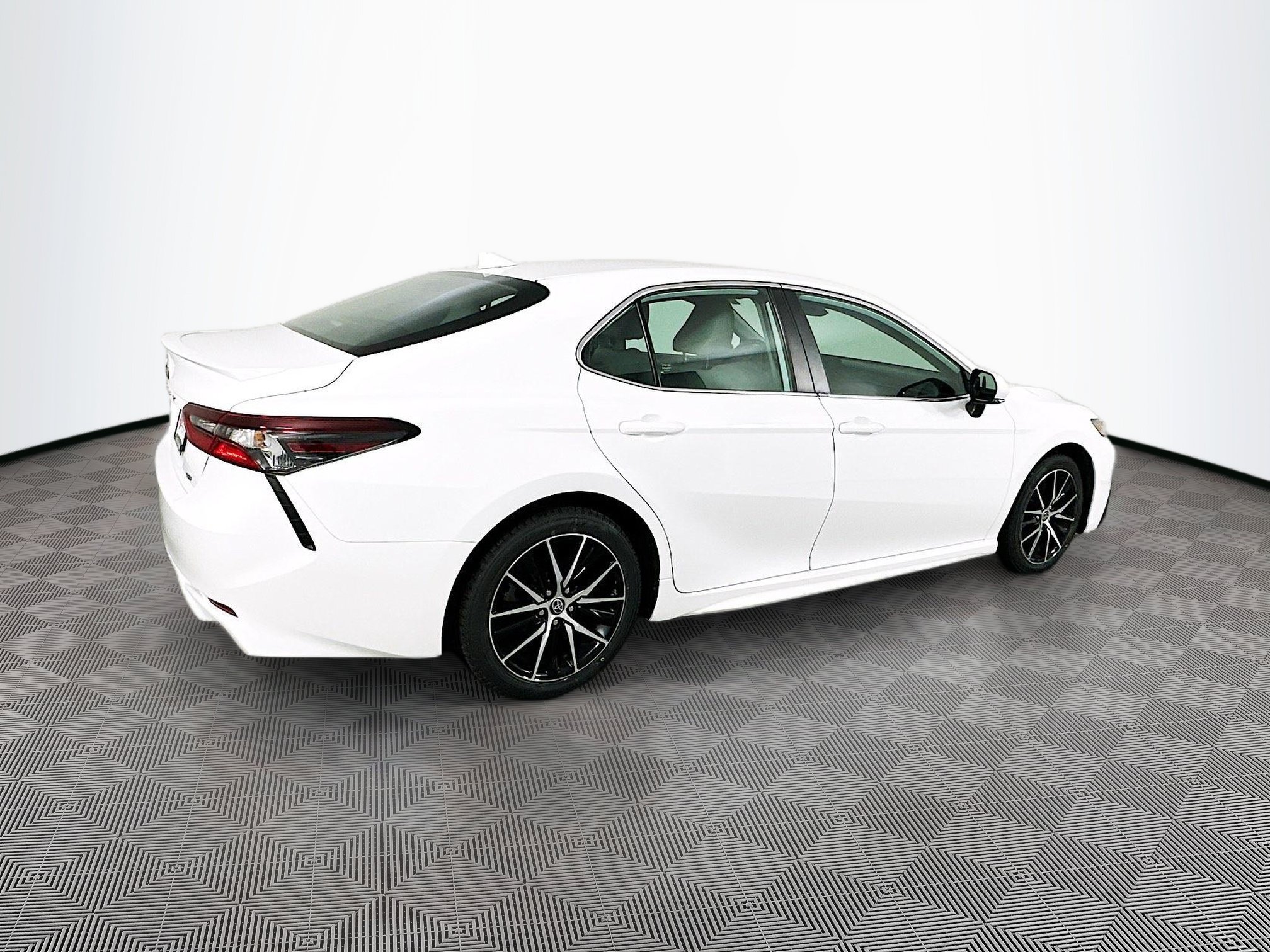 Certified 2023 Toyota Camry SE FWD image 7