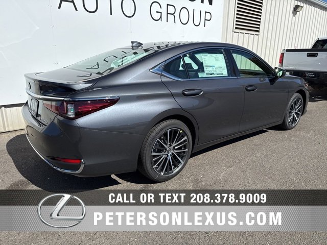 New 2025 Lexus ES 300h w/ Premium Package image 3