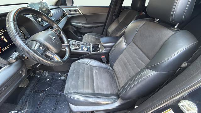 Used 2022 Mitsubishi Outlander SE image 14