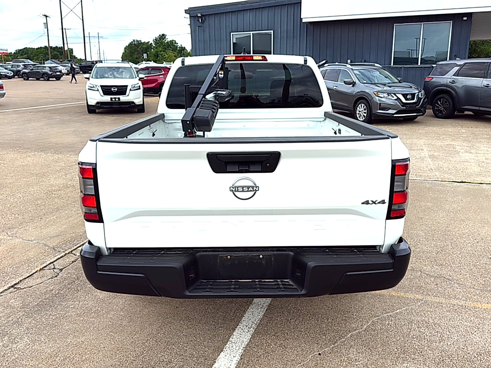 Used 2024 Nissan Frontier S AWD/4WD image 5