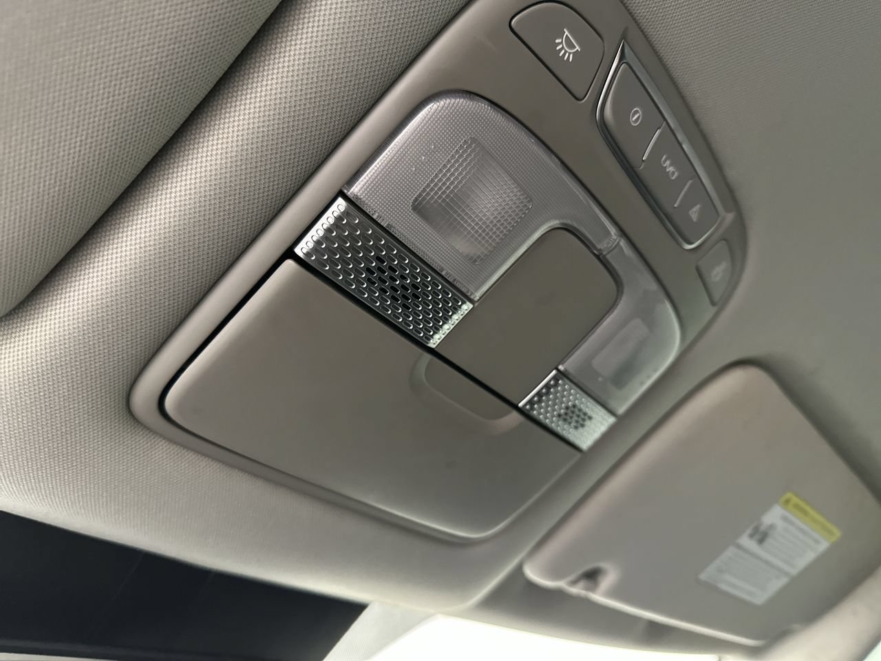 Used 2022 Kia Telluride LX FWD image 9