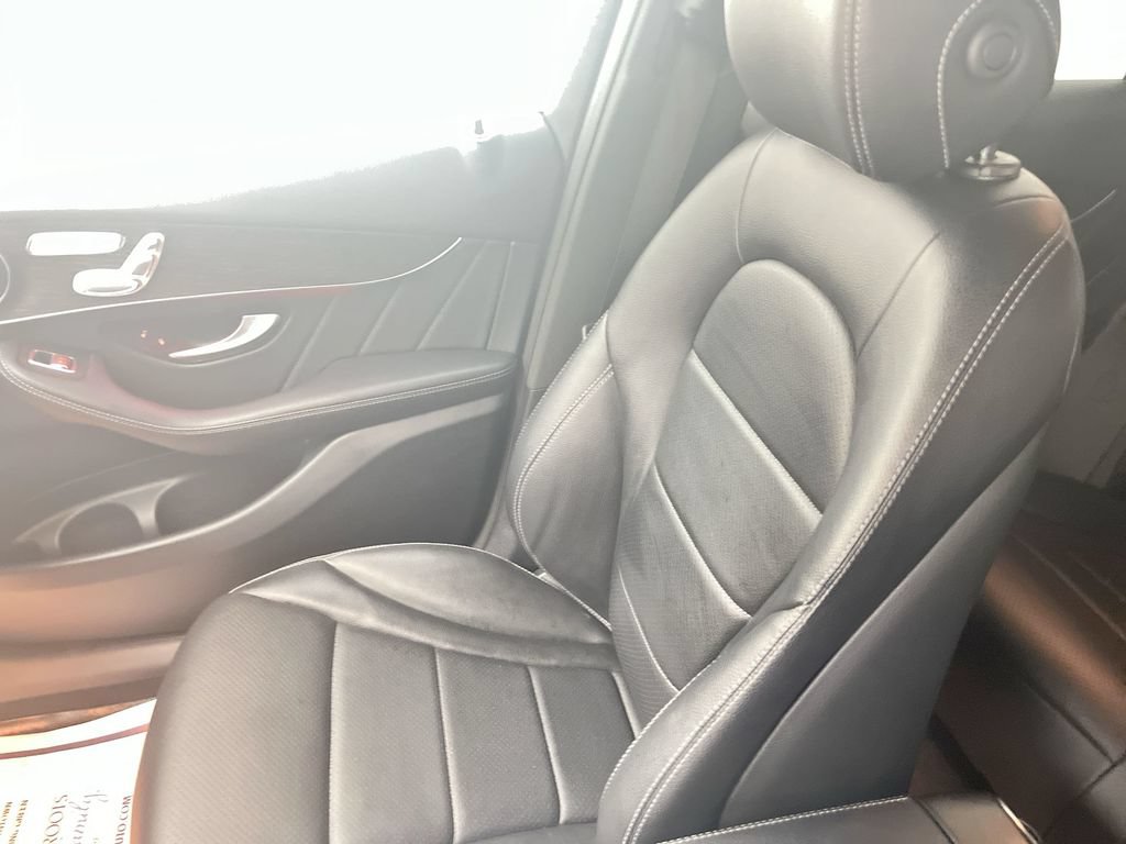 Used 2022 Mercedes-Benz GLC 300 4MATIC image 28