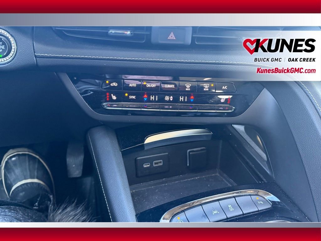 Used 2021 Buick Envision Essence image 22