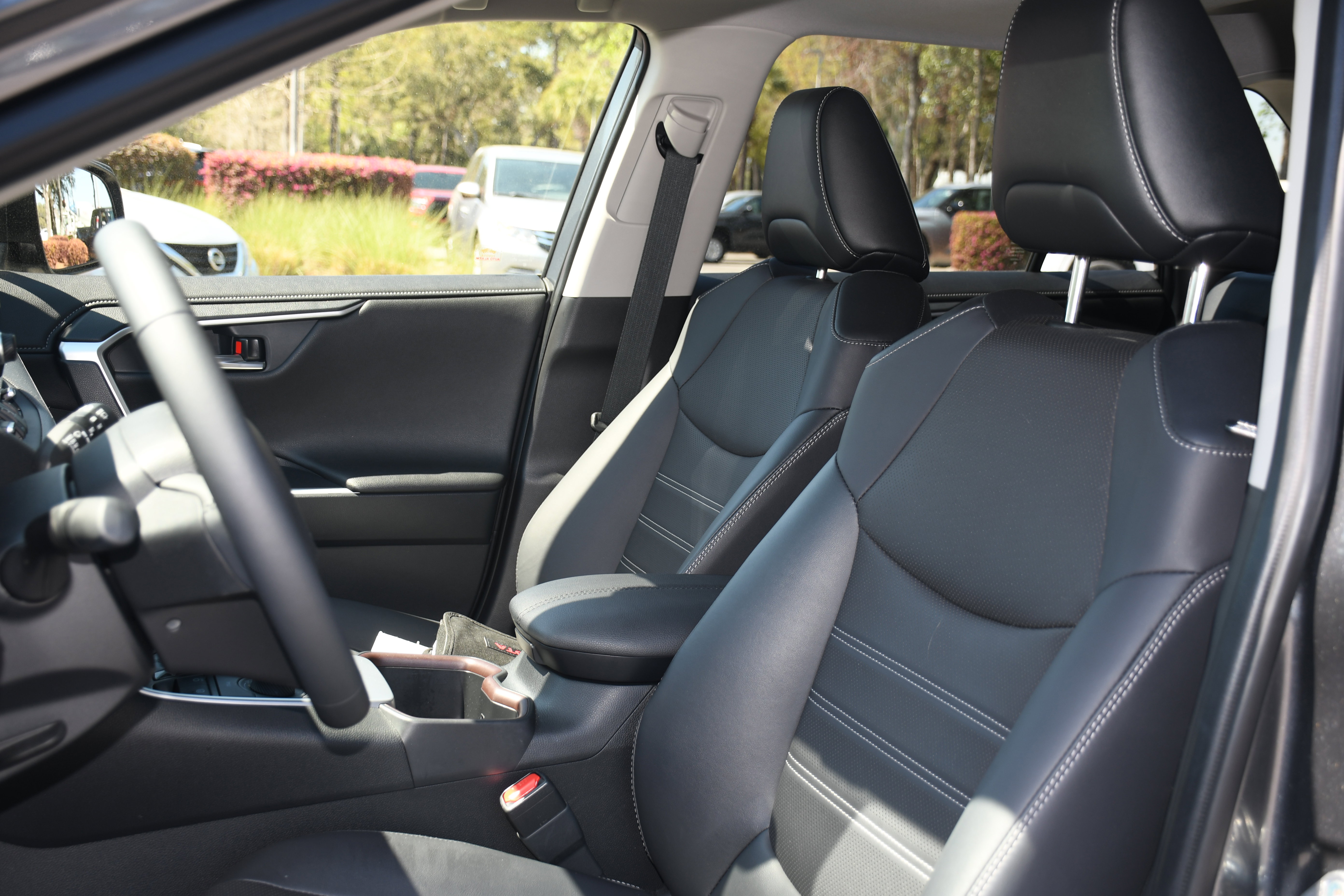 Used 2024 Toyota RAV4 Limited image 13