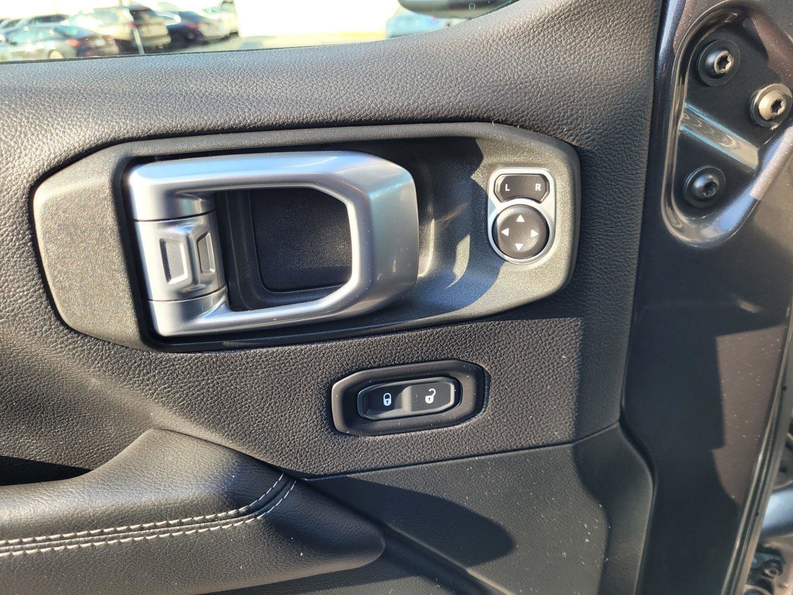 Used 2020 Jeep Gladiator Overland w/ Trailer Tow Package image 23