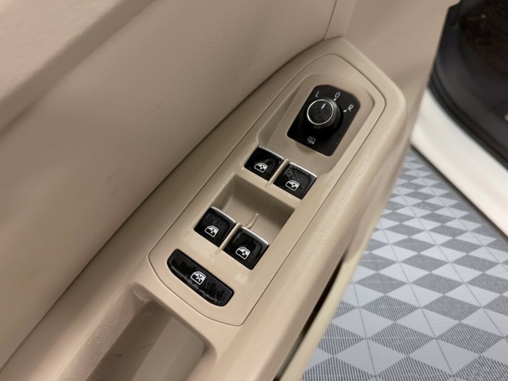 Used 2019 Volkswagen Atlas SEL FWD image 15