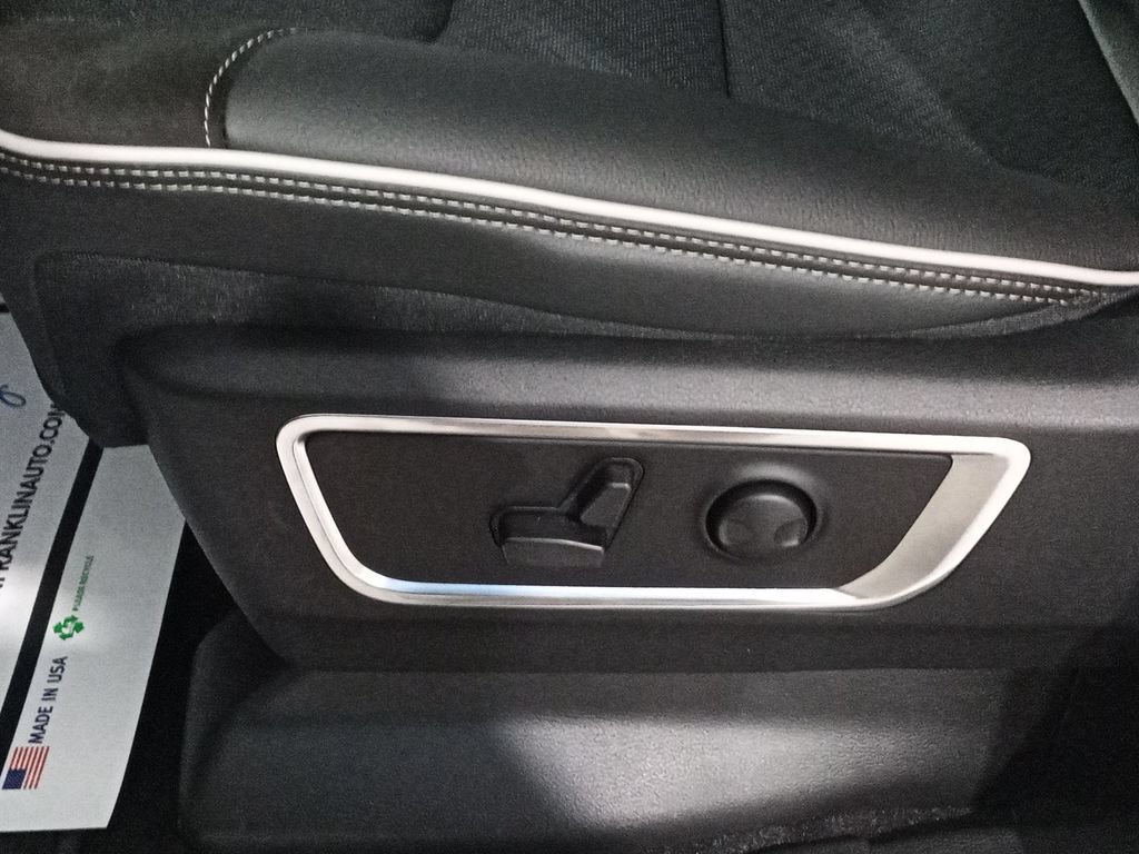 New 2026 RAM 1500 Laramie AWD/4WD image 17