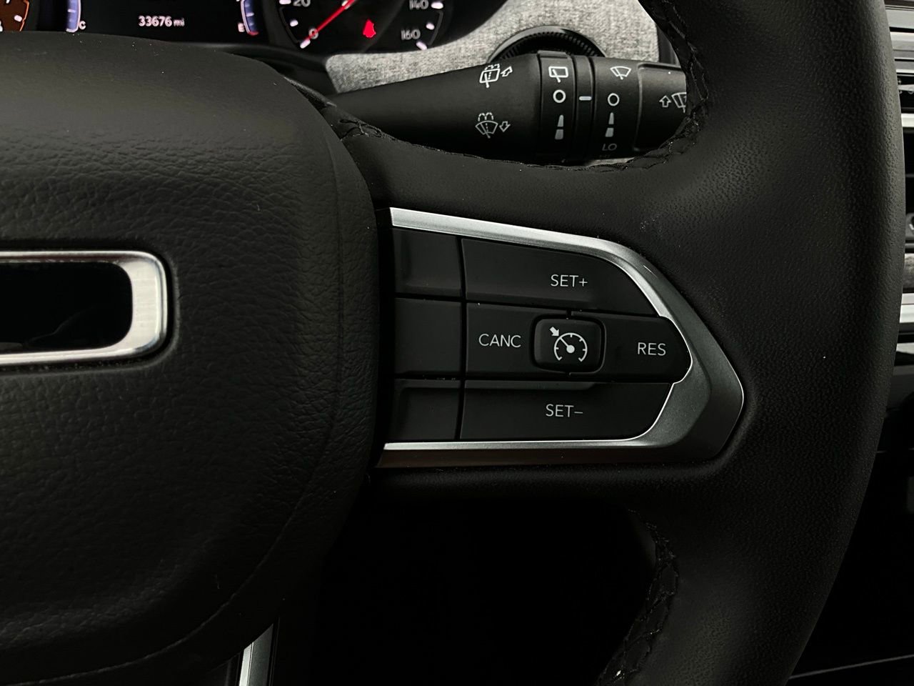 Used 2025 Jeep Compass Latitude AWD/4WD image 35