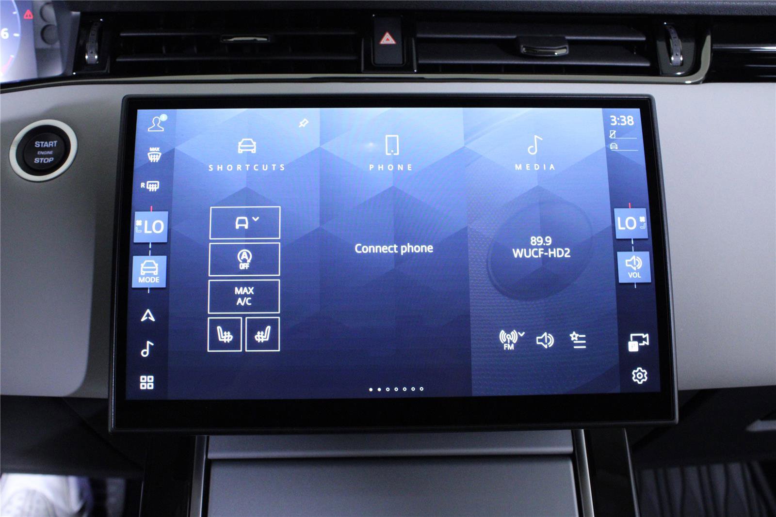 Used 2024 Land Rover Range Rover Evoque S AWD/4WD image 26