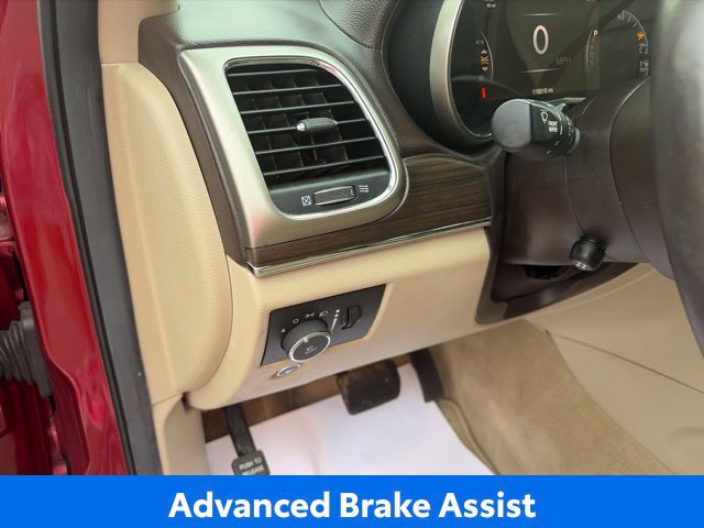 Used 2014 Jeep Grand Cherokee Overland w/ Advanced Technology Group AWD/4WD image 17