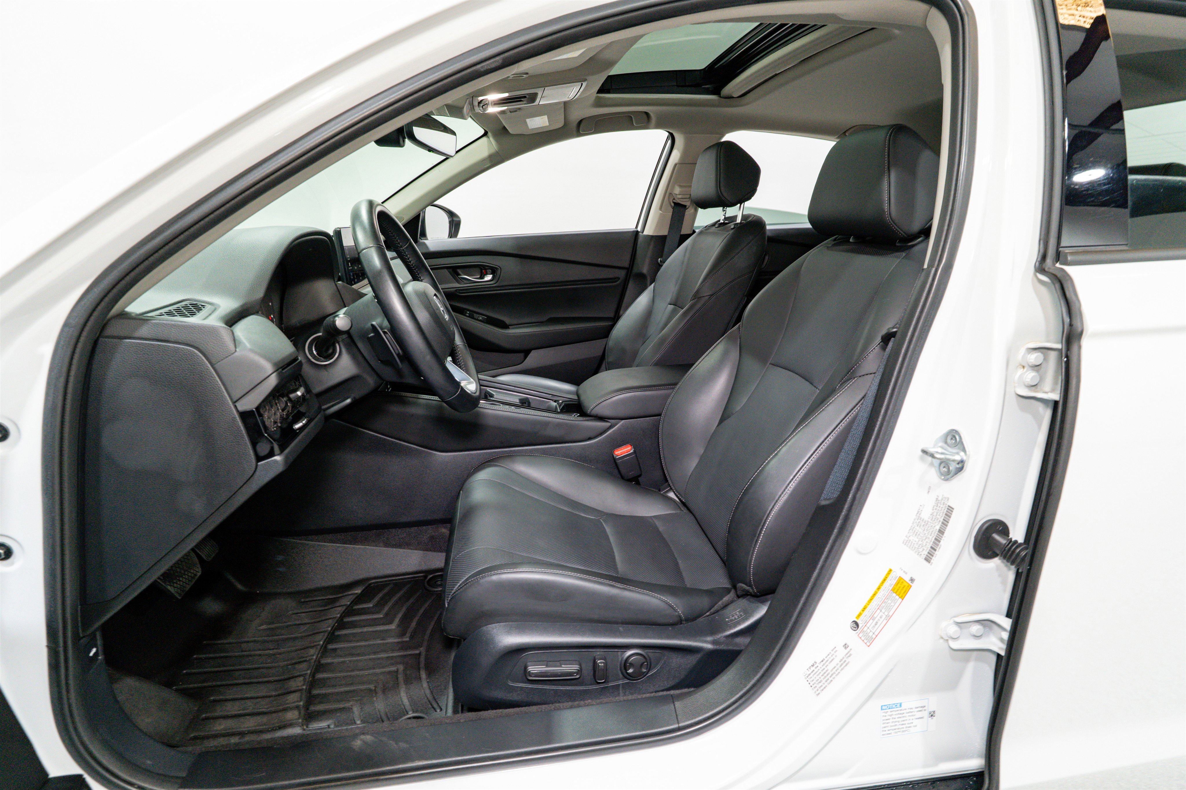 Used 2023 Honda Accord Touring image 16