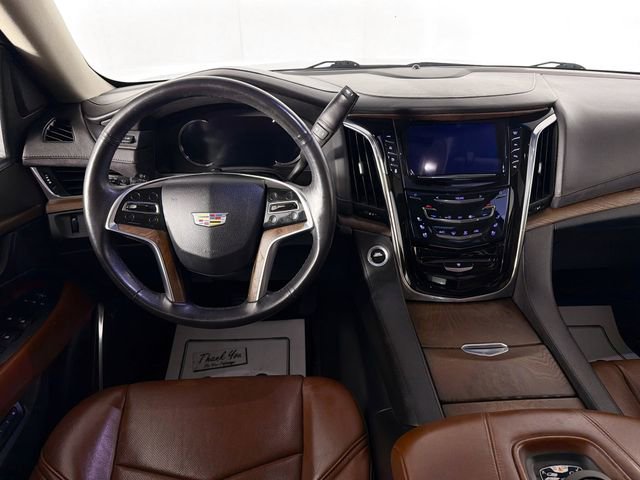 Used 2017 Cadillac Escalade Premium Luxury AWD/4WD image 23