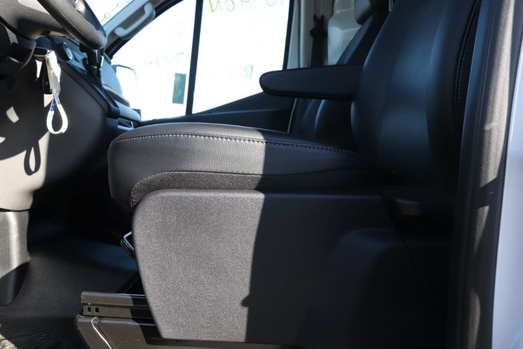 New 2025 Ford Transit 250 Low Roof RWD image 30