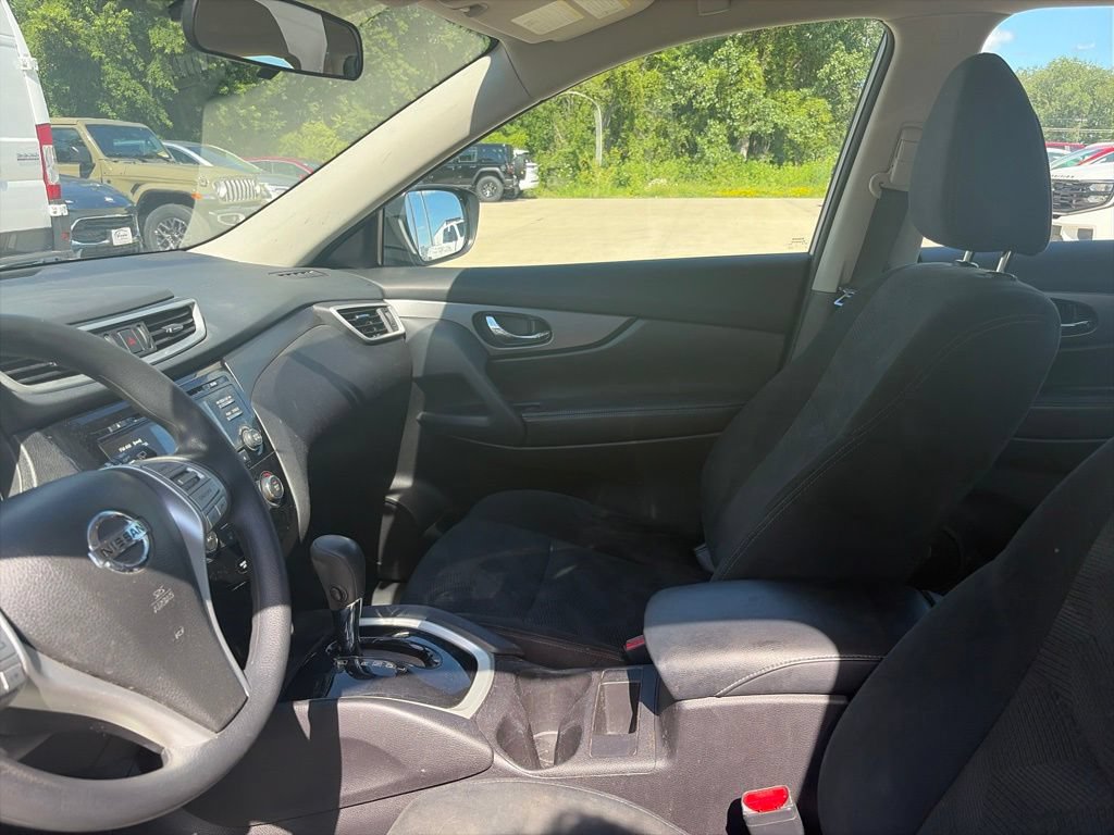 Used 2016 Nissan Rogue S AWD/4WD image 16