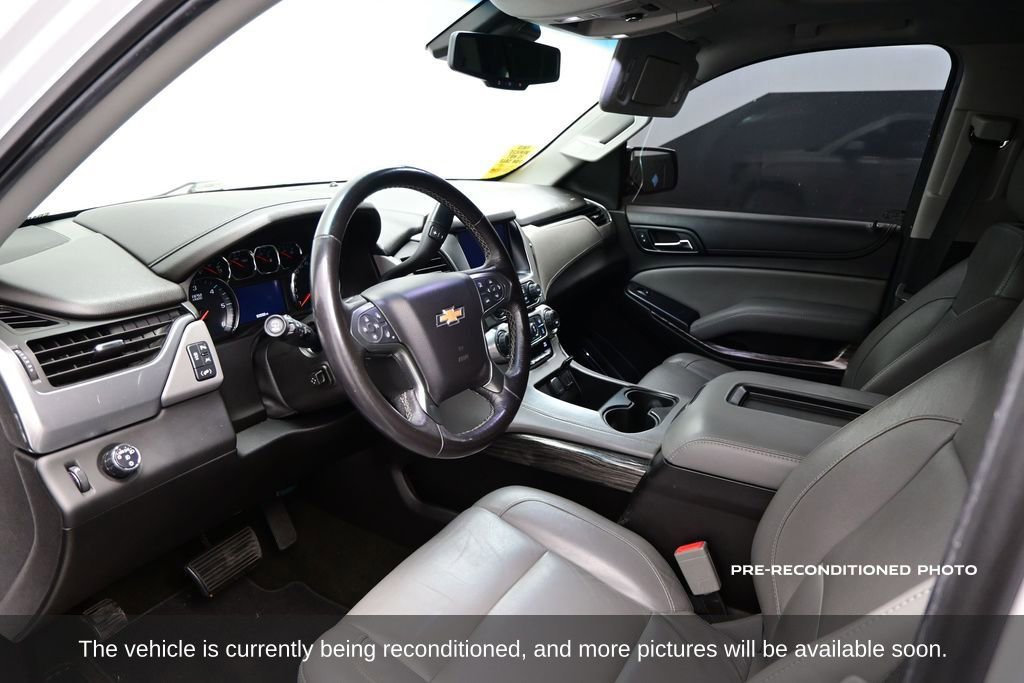 Used 2018 Chevrolet Suburban LT RWD image 5