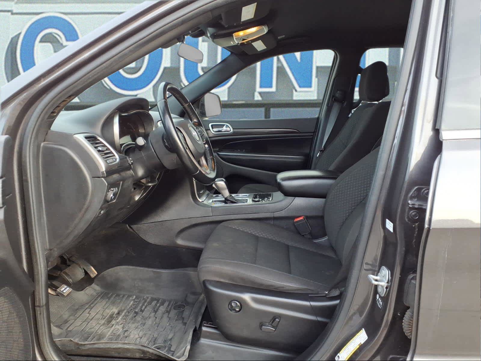 Used 2021 Jeep Grand Cherokee Laredo AWD/4WD image 11