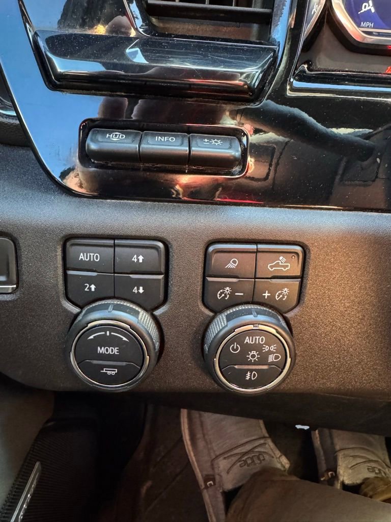 Used 2024 Chevrolet Silverado 2500 ZR2 w/ Technology Package image 26