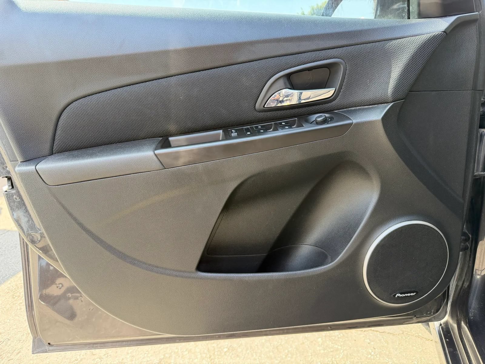 Used 2015 Chevrolet Cruze LT w/ Sun And Sound Package FWD image 25