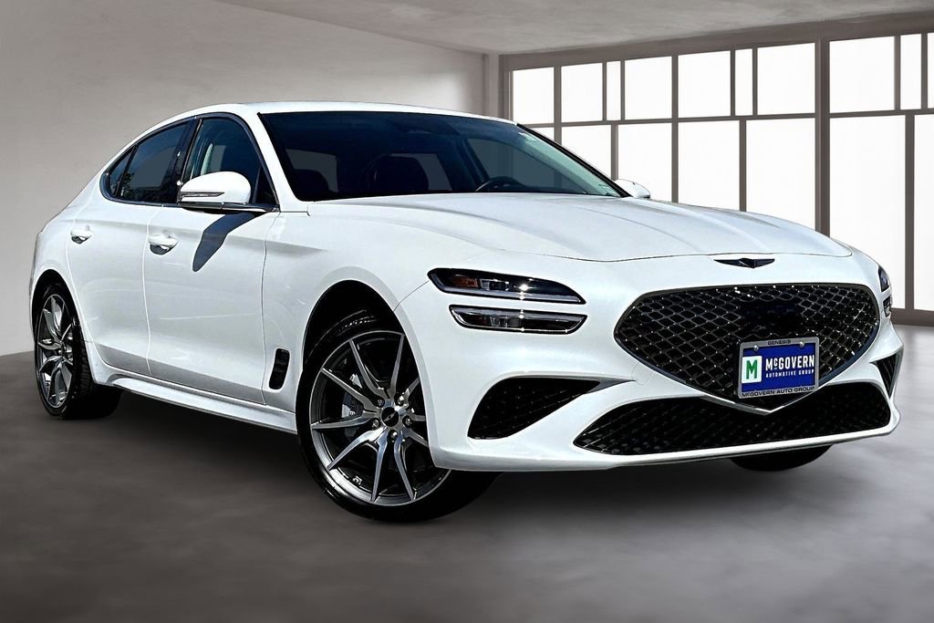 Used 2024 Genesis G70 2.5T image 3