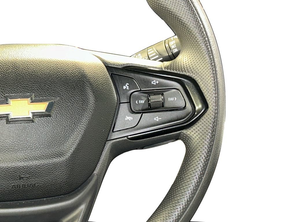 Used 2025 Chevrolet Trax LS image 32