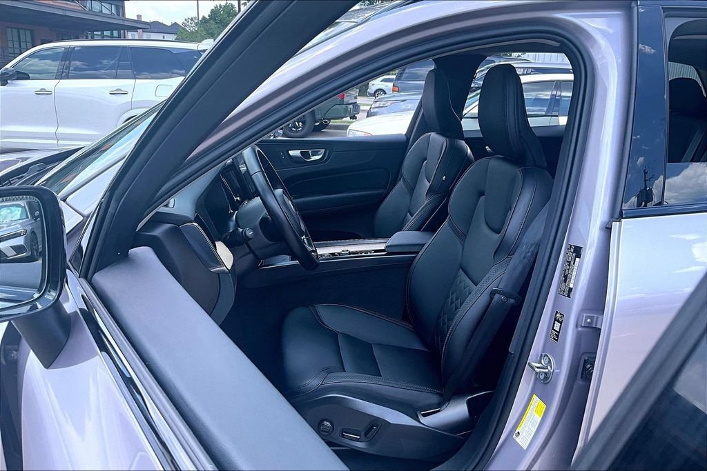 Certified 2026 Volvo XC60 B5 Plus AWD/4WD image 33