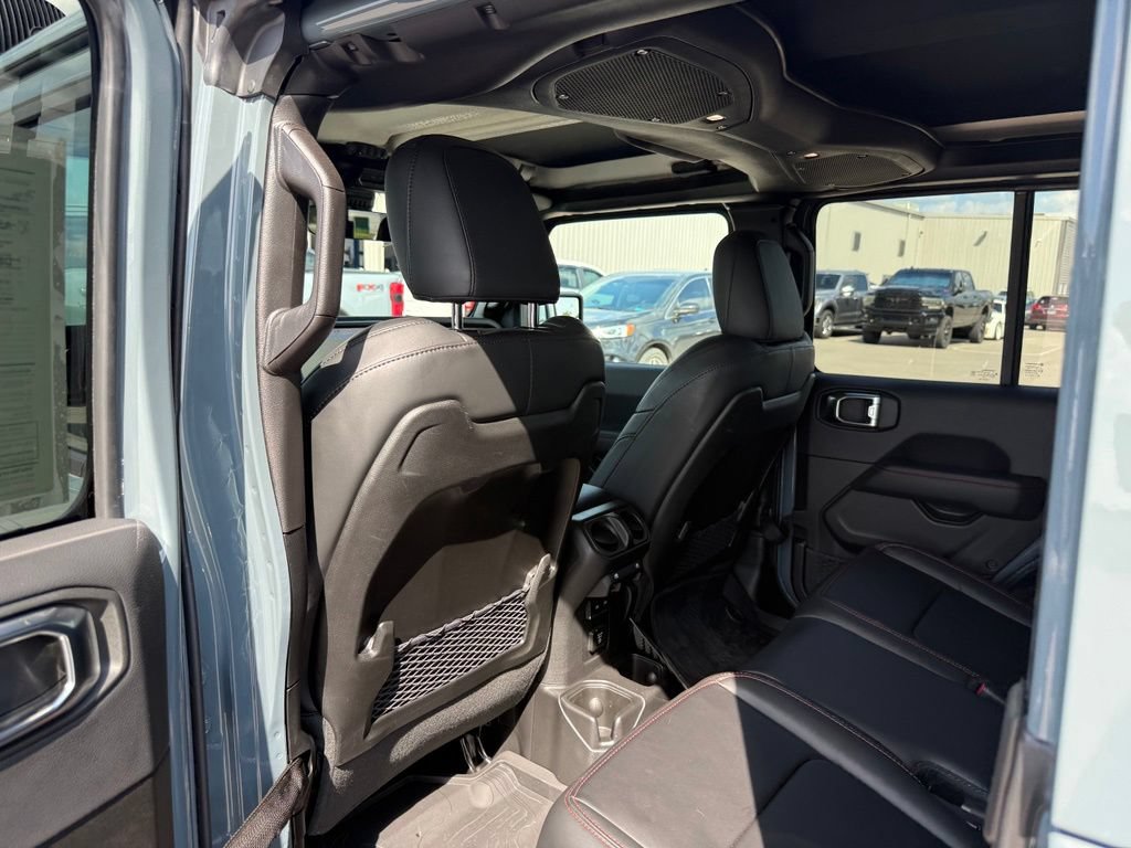 Used 2025 Jeep Gladiator Rubicon AWD/4WD image 10