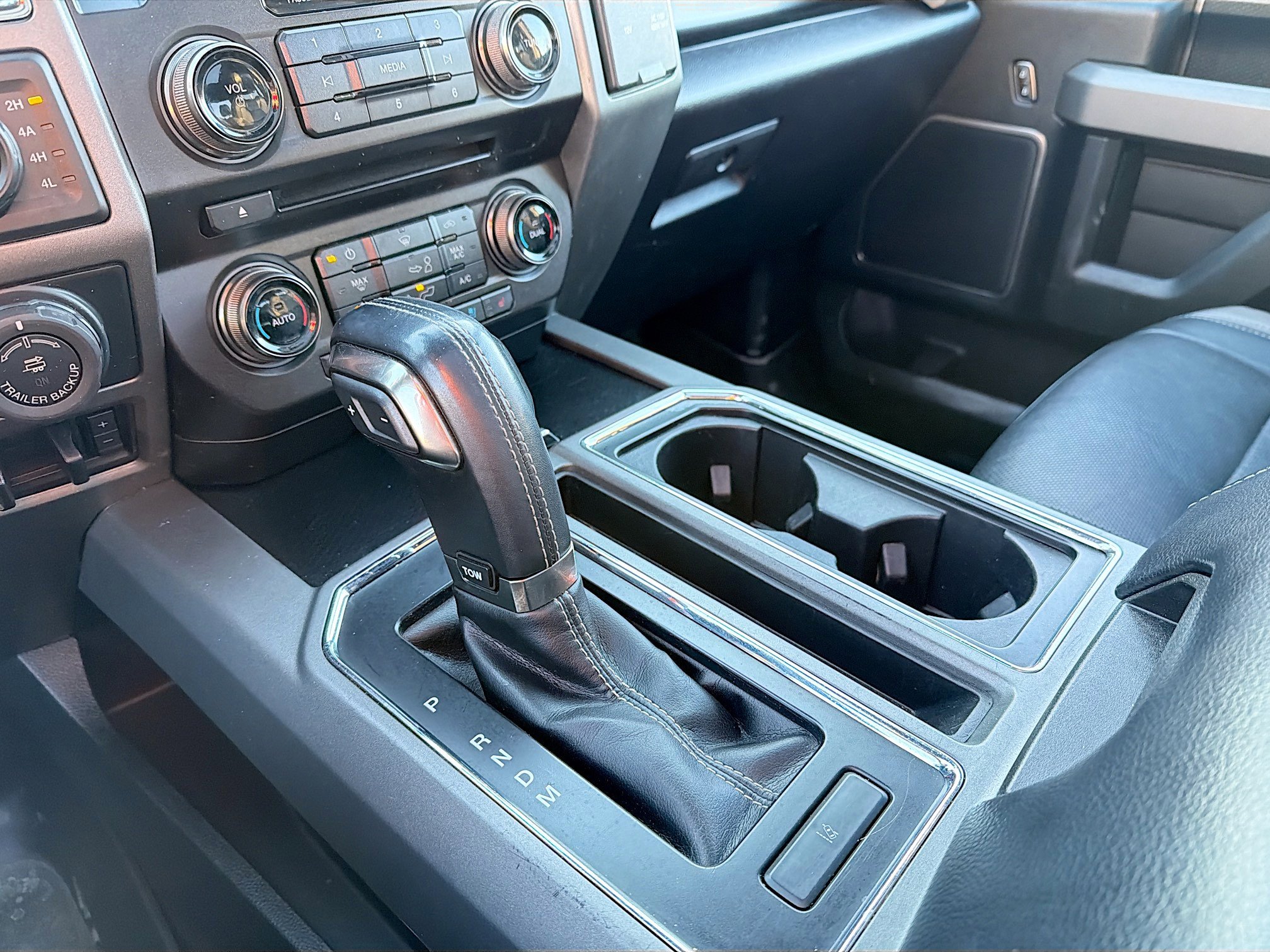 Used 2018 Ford F150 Raptor w/ Equipment Group 802A Luxury image 10