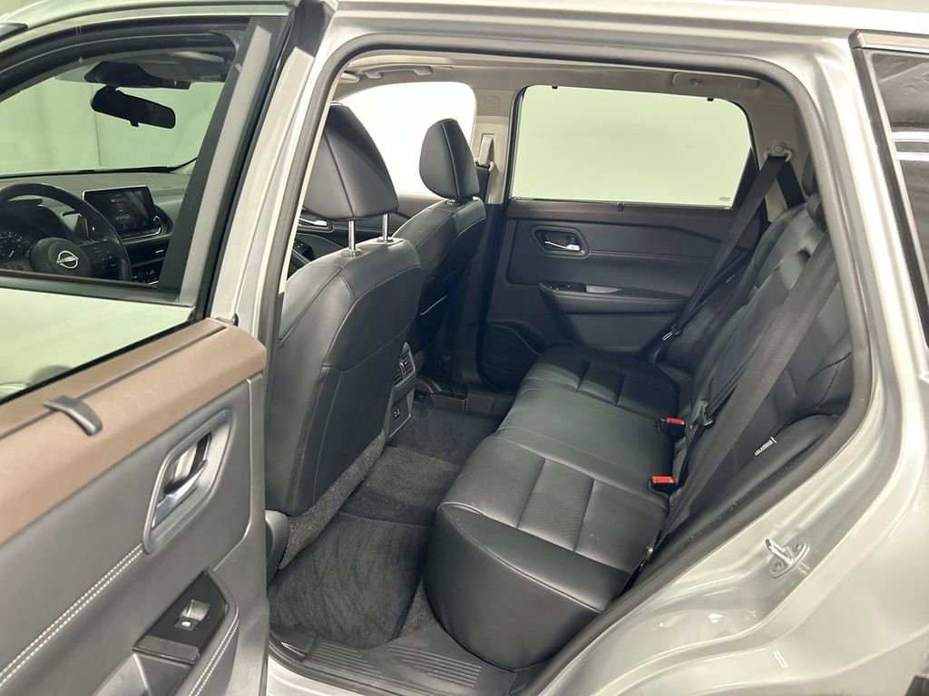 Used 2023 Nissan Rogue SV w/ SV Premium B Package image 20