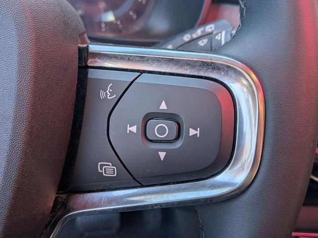 Certified 2023 Volvo XC40 B5 Plus image 22