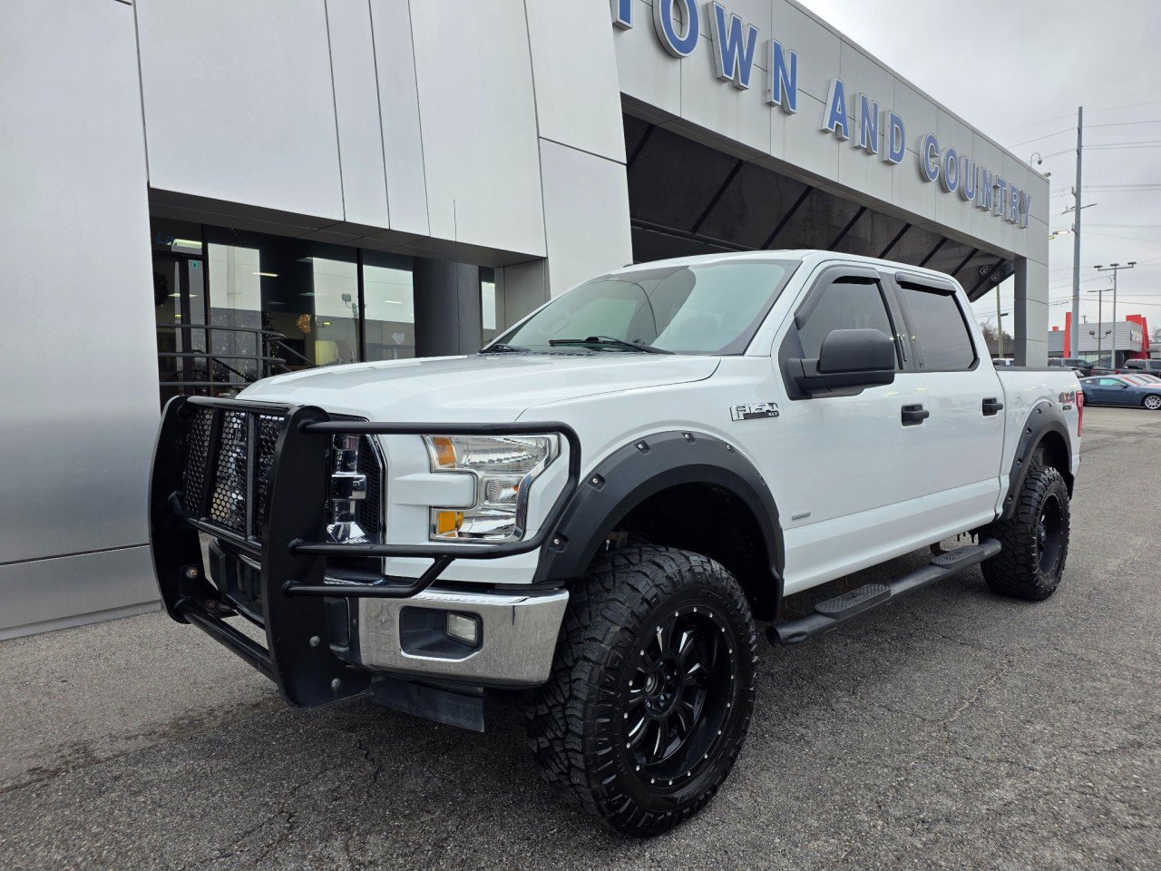 Used 2017 Ford F150 XLT image 2