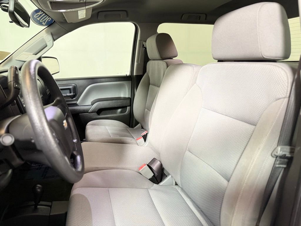 Used 2018 Chevrolet Silverado 1500 Custom w/ Custom Convenience Package image 19