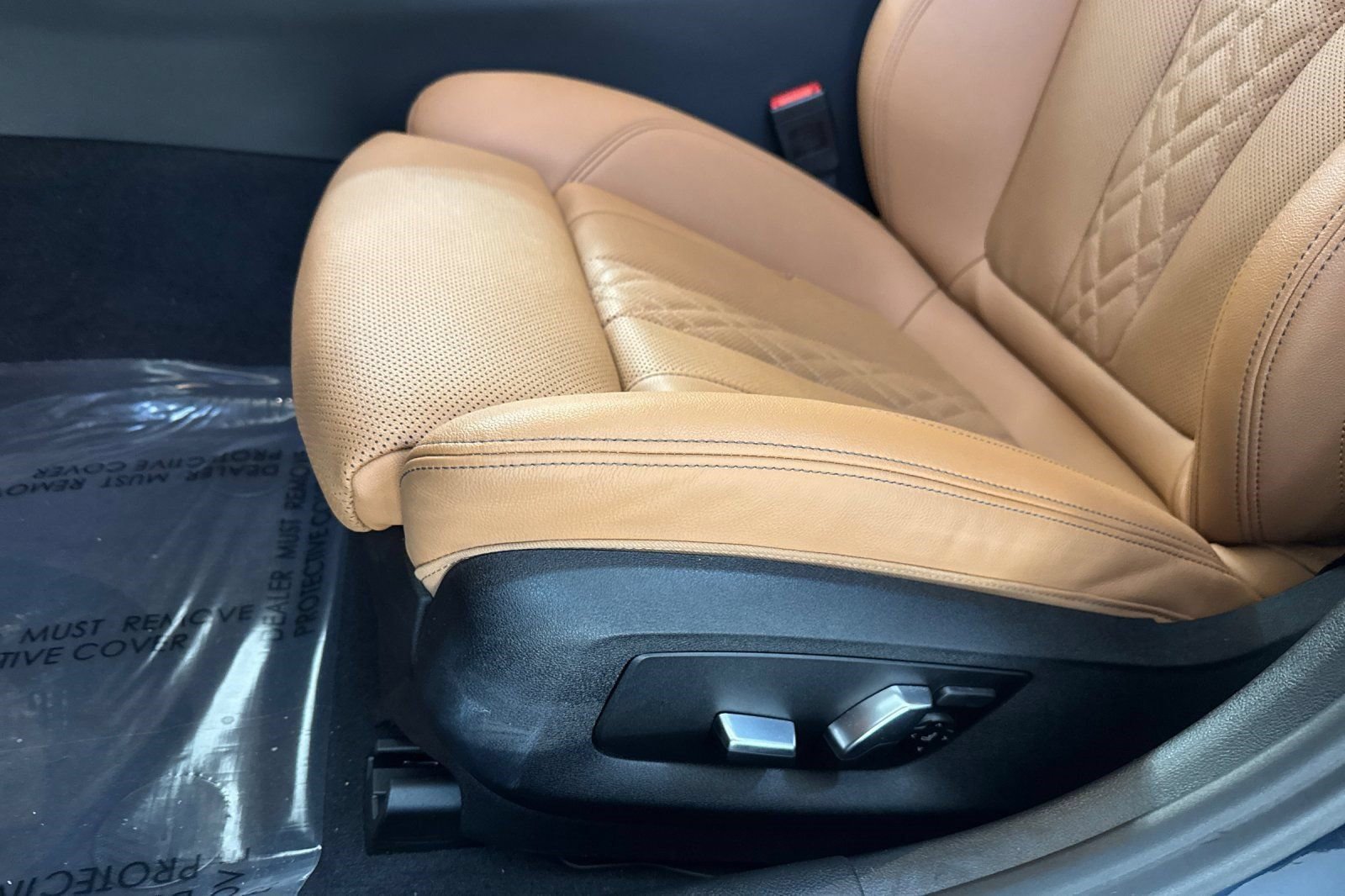 Used 2023 BMW 530e w/ Premium Package RWD image 14