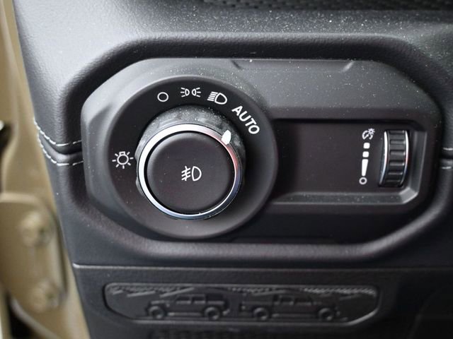 Used 2025 Jeep Wrangler Unlimited Rubicon w/ Safety Group image 22