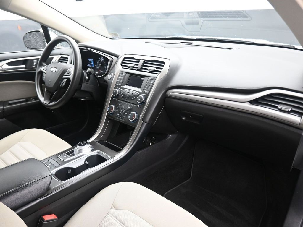 Used 2018 Ford Fusion S image 38