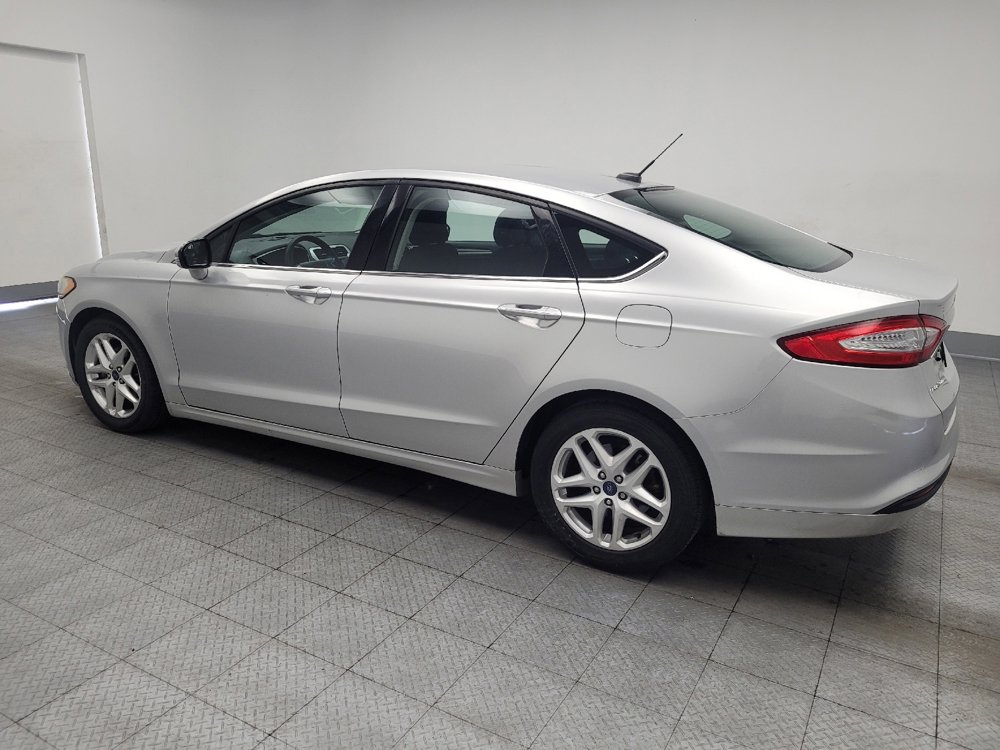 Used 2016 Ford Fusion SE w/ SE Cold Weather Package FWD image 3