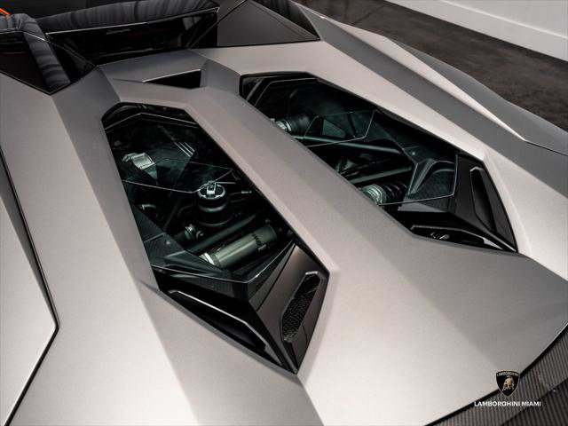 Used 2019 Lamborghini Aventador S AWD/4WD image 24