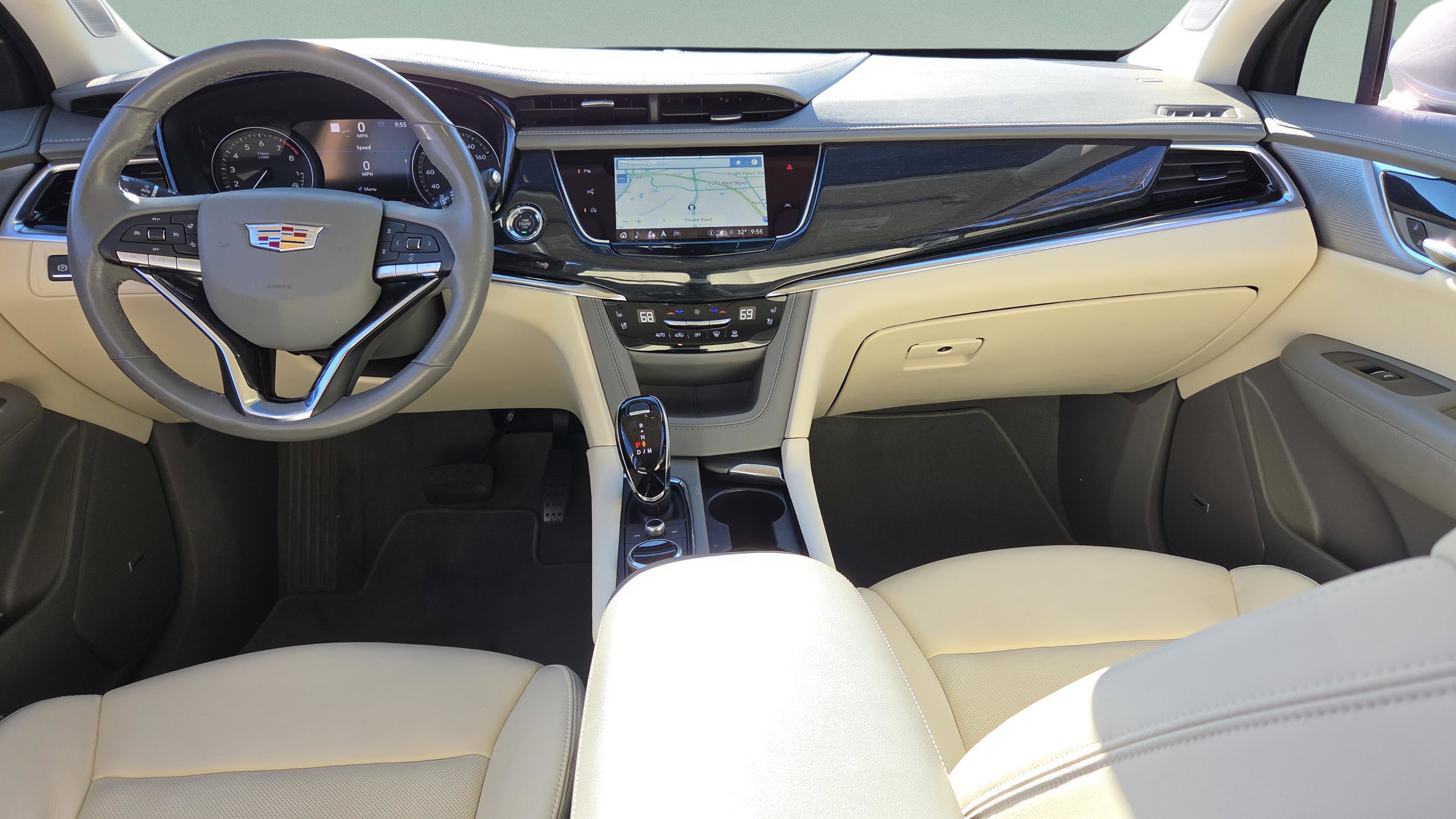 Used 2024 Cadillac XT6 Premium Luxury w/ Technology Package image 12