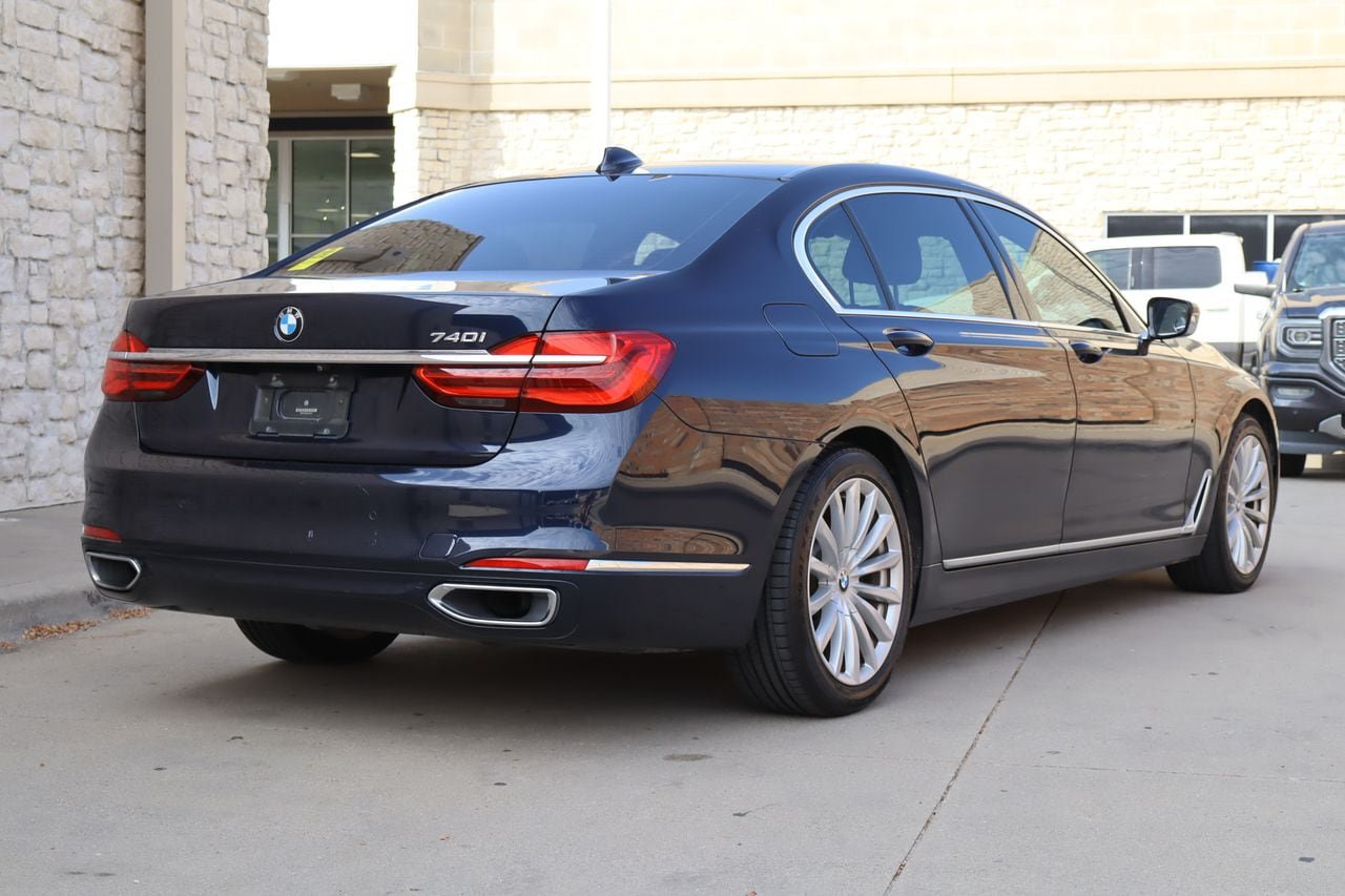 Used 2018 BMW 740i RWD image 3