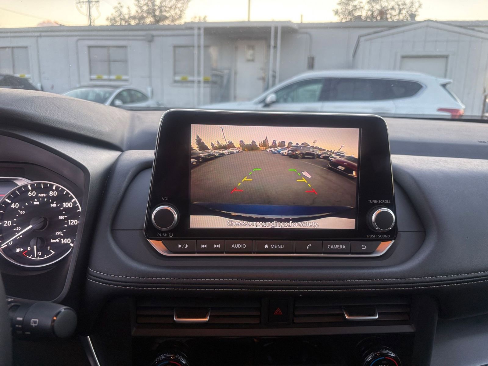 Used 2025 Nissan Rogue SV image 25