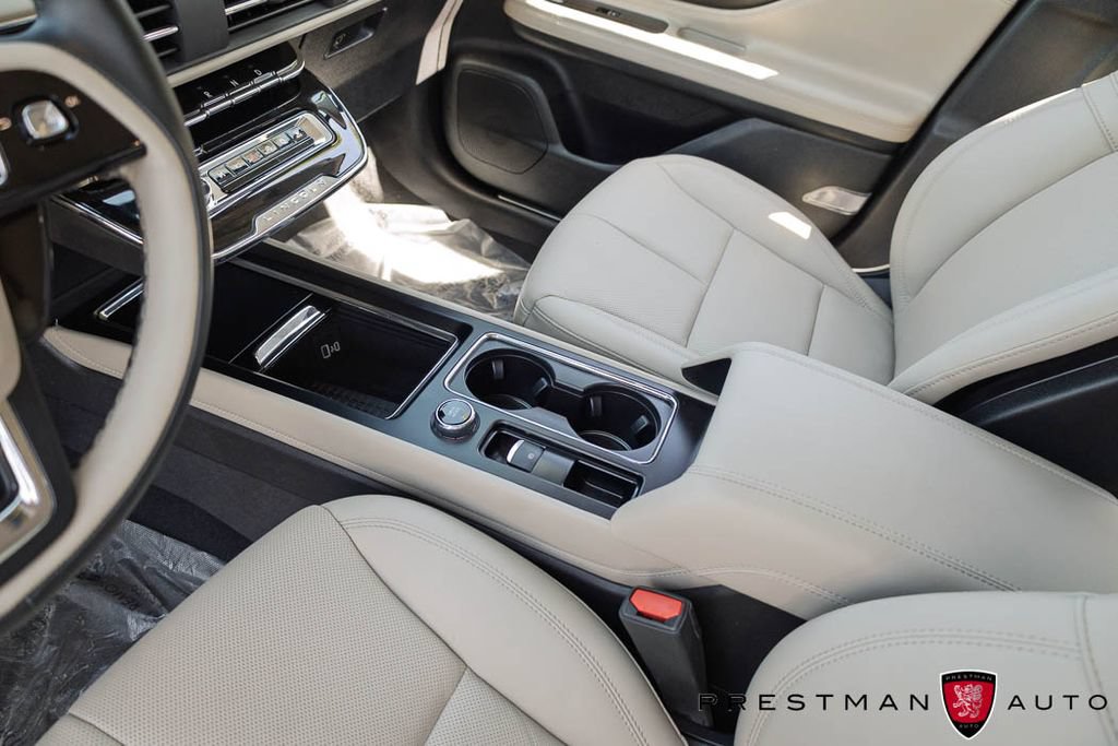 Used 2026 Lincoln Corsair Reserve AWD/4WD image 37