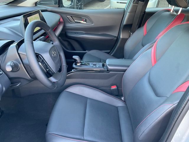 Used 2025 Toyota Prius Plug-In Hybrid FWD image 5