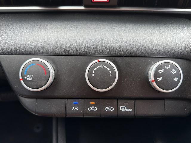 Used 2021 Hyundai Elantra SE FWD image 28