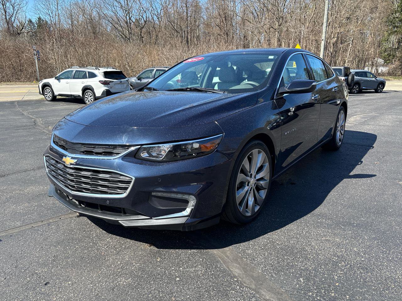Used 2017 Chevrolet Malibu Premier w/ Premier Sun and Wheel Package image 3