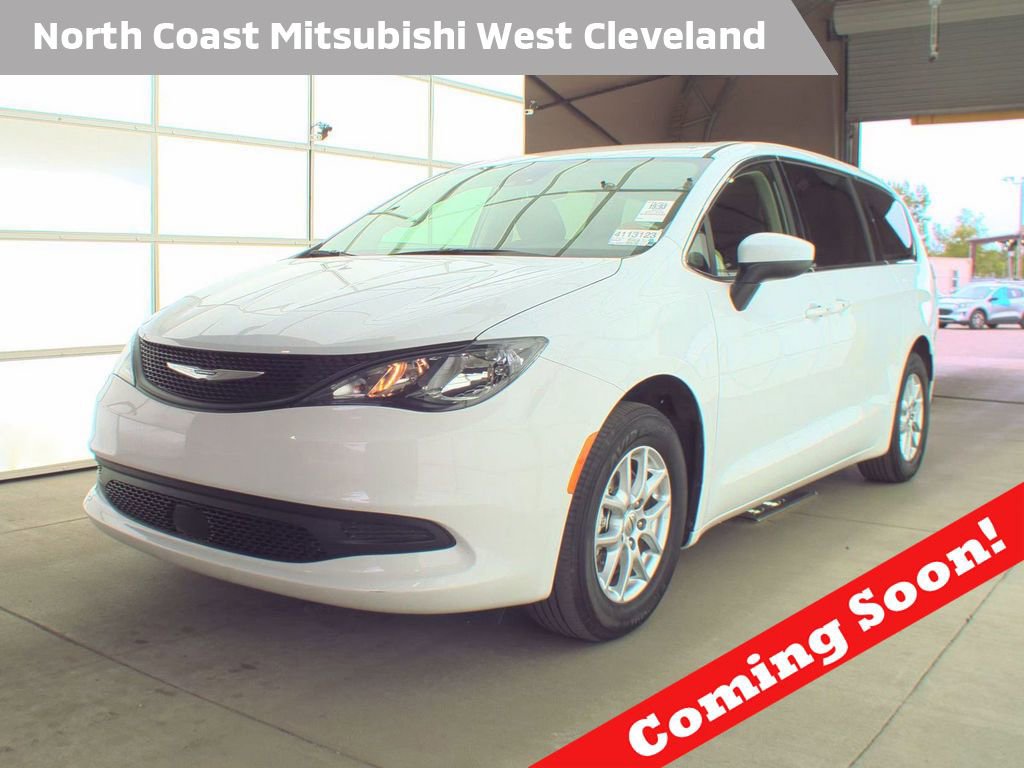 Used 2023 Chrysler Voyager LX FWD image 1